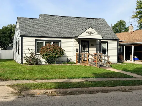 5032 Illinois St, Loves Park, IL 61111