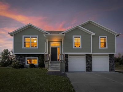 9707 E 222nd St, Peculiar, MO, 64078