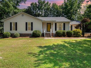 15 Quail Trl, Simpsonville, SC 29681