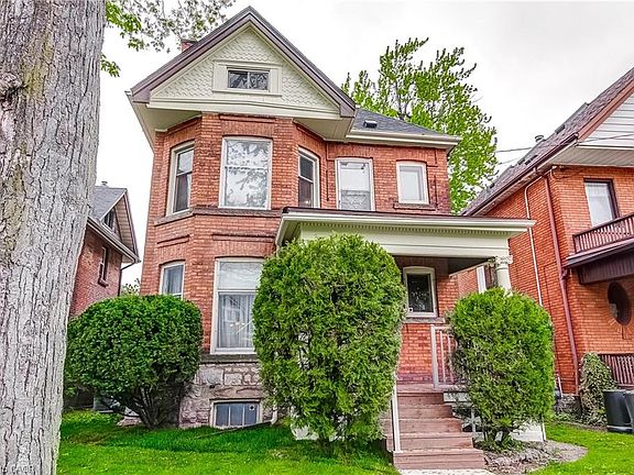 3rd image of 18 Fairleigh Cres