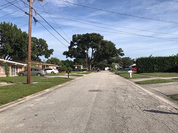 4th image of 6008 N Gunlock Ave