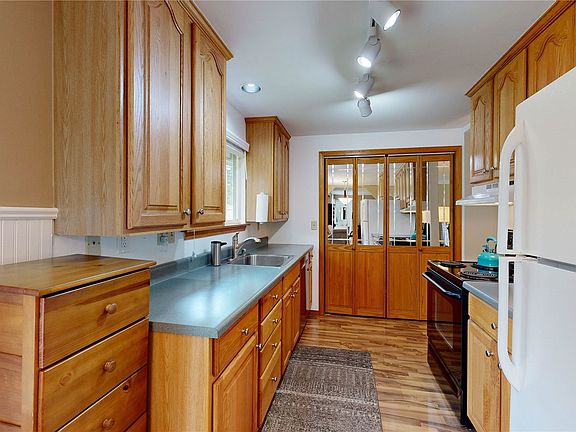 3rd image of 11661 SE 323rd Place