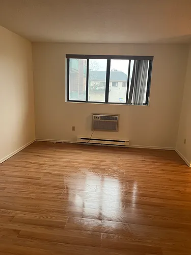 152 Thorold Rd #305 Photo 1