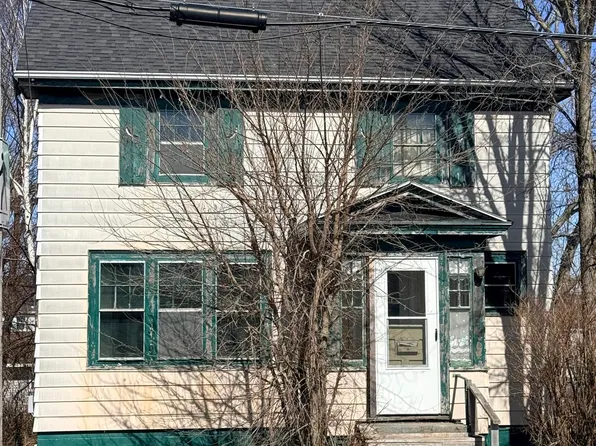 134 Argyle St, Cape Breton, NS B1S 2V3