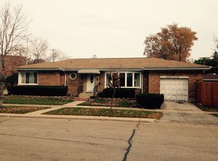 7553 Lamon Ave, Skokie, IL 60077