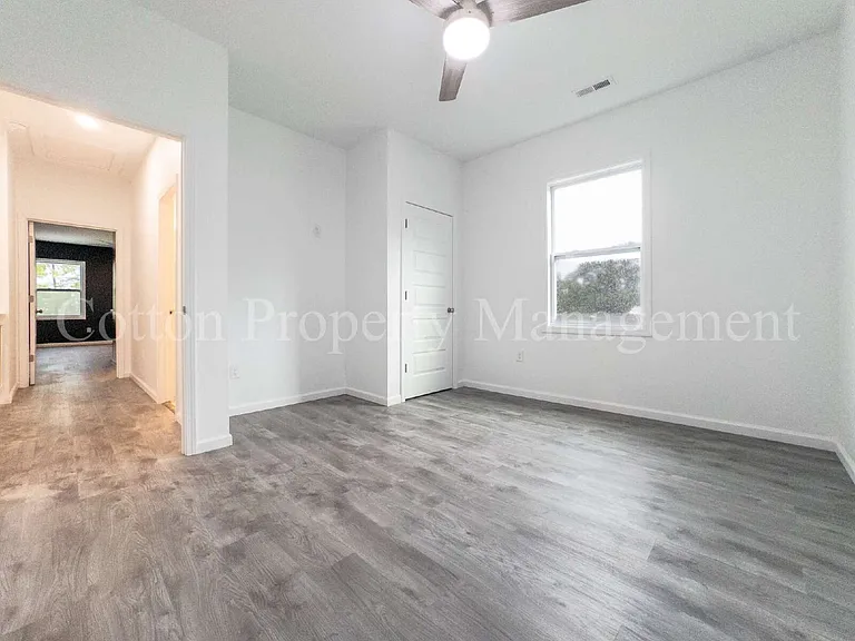 2709 Worth Dr — Photo 27
