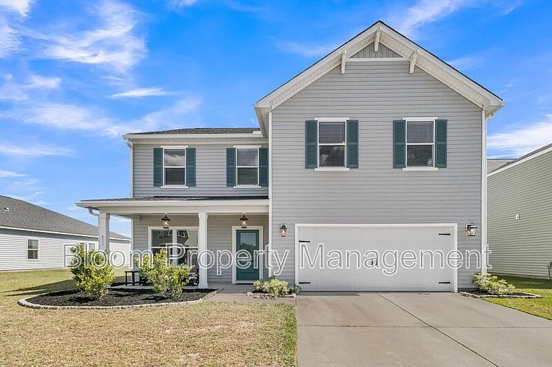 1st image of 451 Carrara Dr