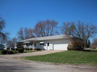 312 Clover Dr, Woodhull, IL 61490