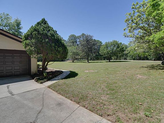 4th image of 3805 Shamrock St W