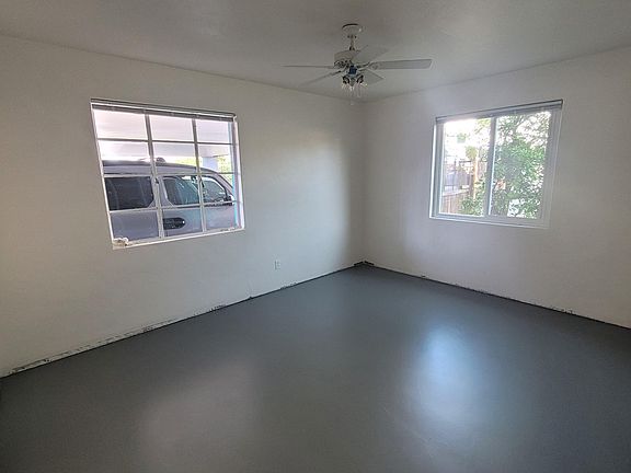 BR 1 11x14ft with walk in closet