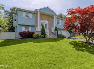 6 Trent Rd, Tinton Falls, NJ 07753