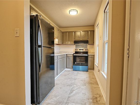 3rd image of 438 Hickorywood Cir