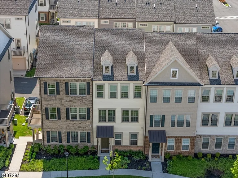 17 Gala Ct — Photo 2