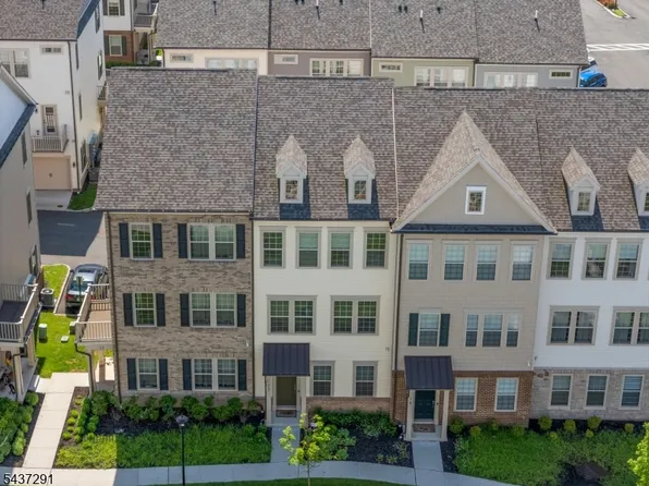 17 Gala Ct, Livingston Twp., NJ 07039