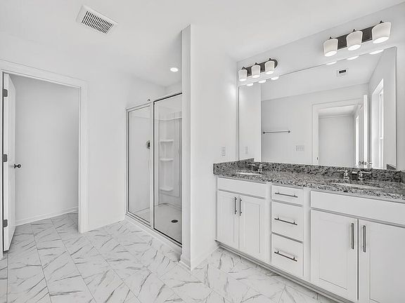 4th image of 331 Sweetbay Tree Dr