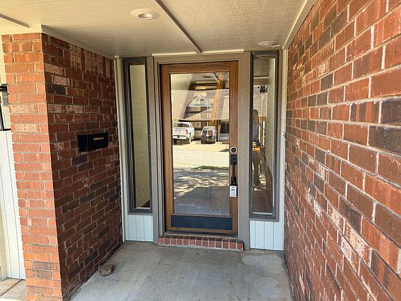 2nd image of 2452 Sherwood Dr