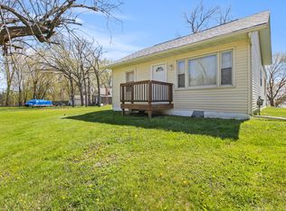 372 Lake Shore Dr, Edgerton, WI 53534