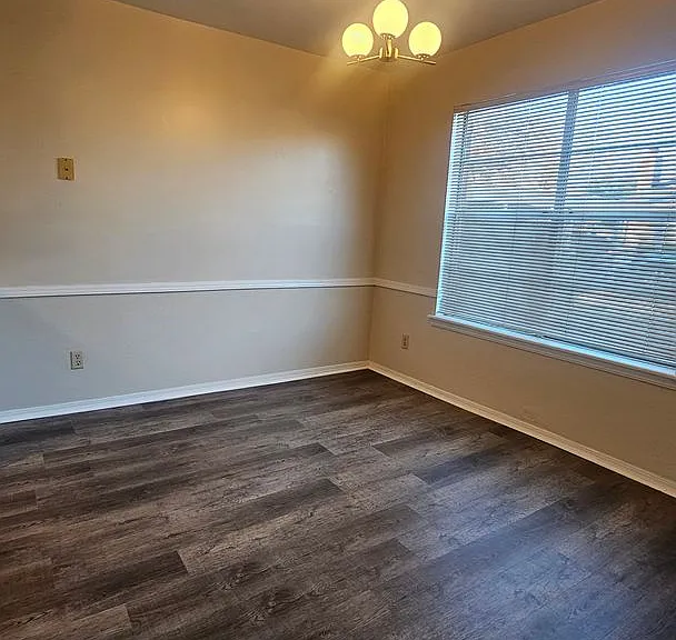 3220 E 47th St S — Photo 5