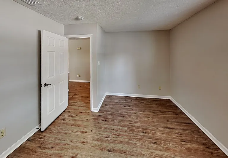 5985 Sycamore Forge Ln — Photo 7