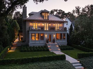 2124 W Lake Of The Isles Pkwy, Minneapolis, MN 55405