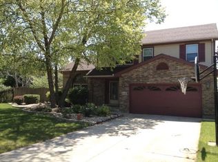 6849 Charnswood Dr, Tinley Park, IL 60477