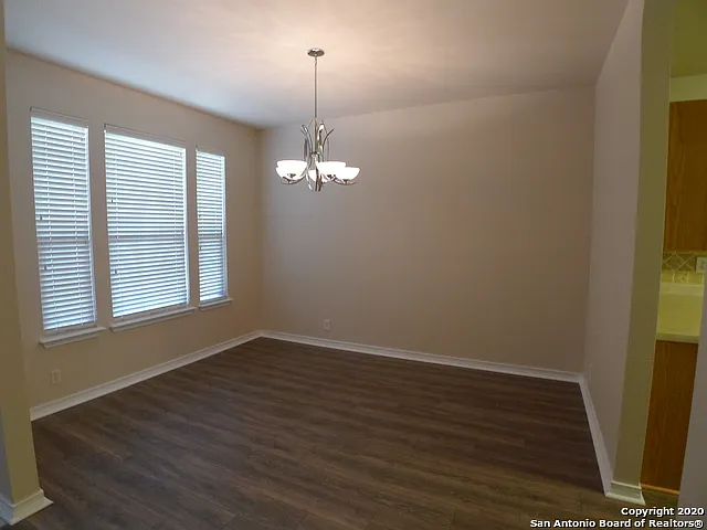 2935 Encino Riv — Photo 6