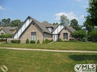 49048 White Mill Dr, Shelby Township, MI 48317