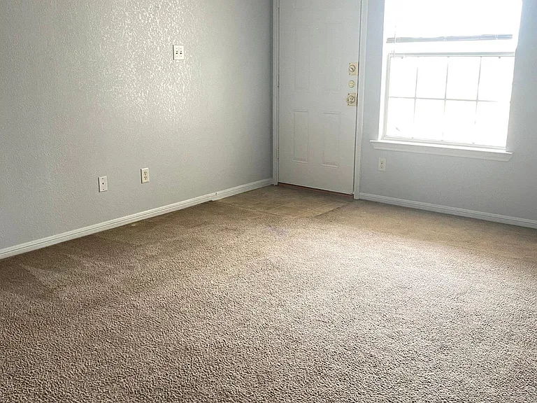 2107 Jennifer Dr #C — Photo 4