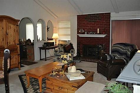 2nd image of 2017 Clubview Dr