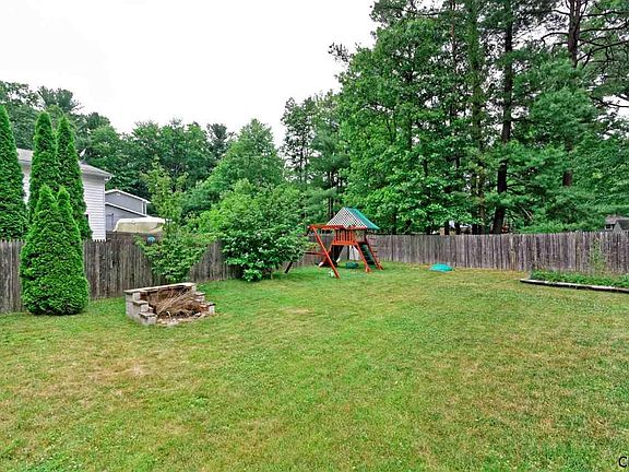 5th image of 8 Ponderosa Dr