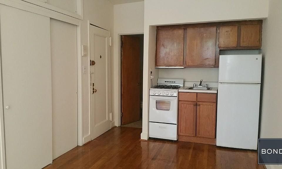 2nd image of 400 E 63rd St APT 1D