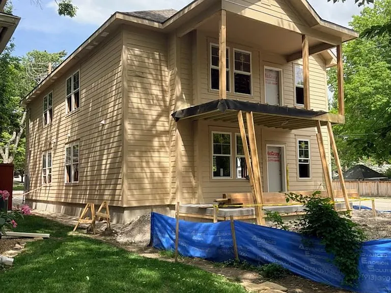 901 Missouri St — Photo 2