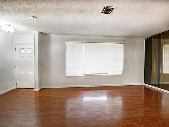 5th image of 19332 NW 23rd Ct