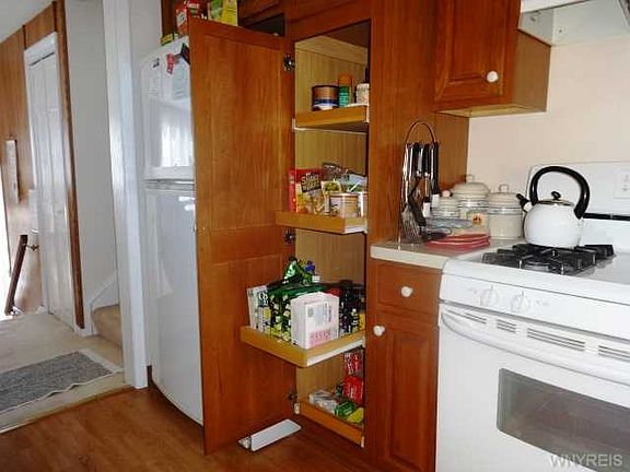 5th image of 4 Faragut Ave