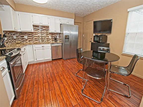 2nd image of 523 Sunrise Dr