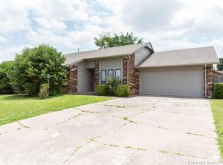 9234 E 58th Pl, Tulsa, OK 74145