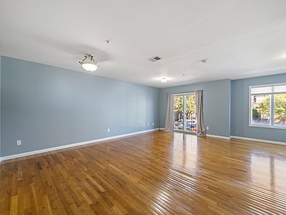 5th image of 117 Brill St Floor 2