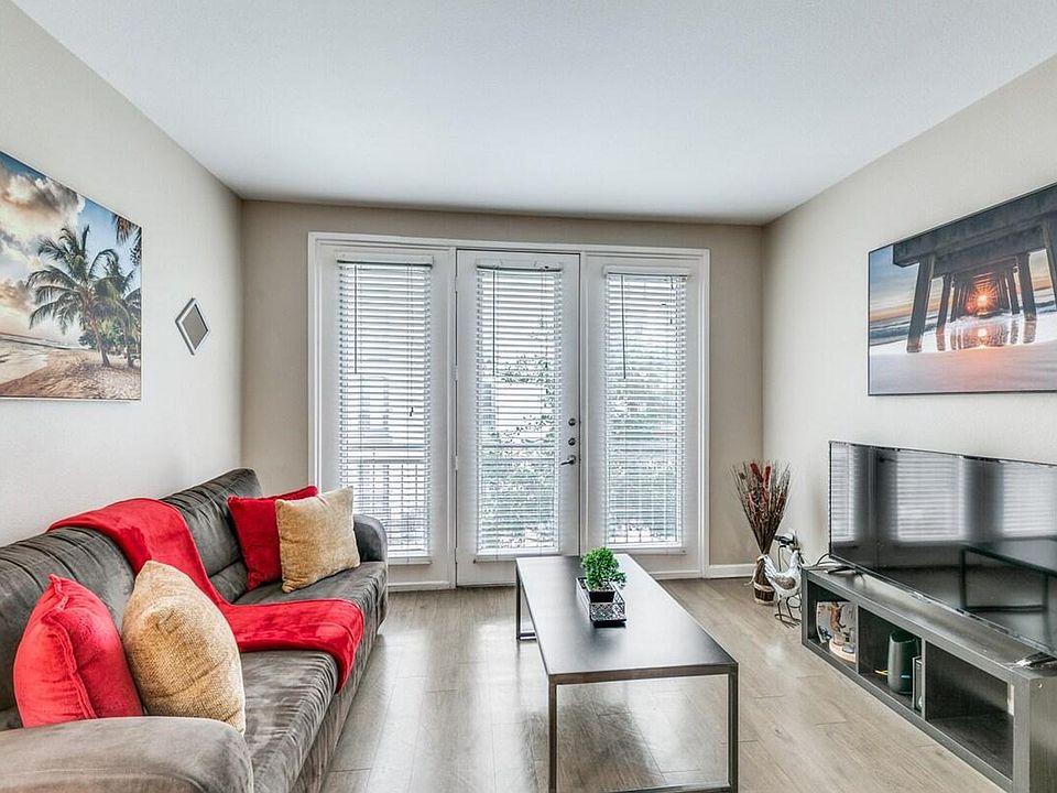 1st image of 2819 N Fitzhugh Ave #Id1035208p