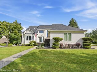 15829 Kennedy Dr, Macomb, MI 48044