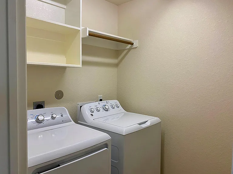 6407 Densberry Ln — Photo 21