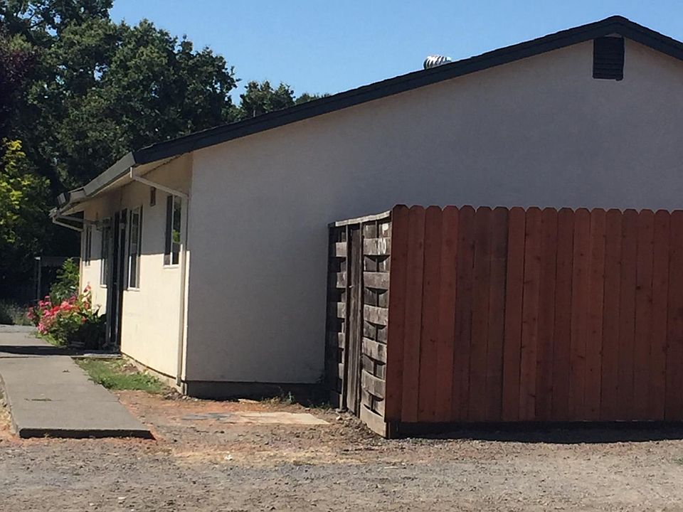 1st image of 870 Walnut Ave