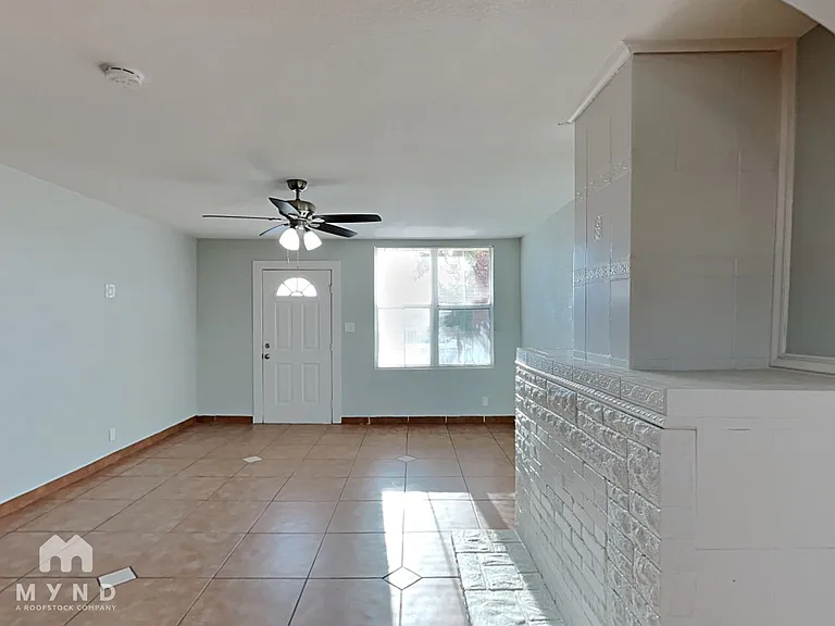 1340 Chestnut St — Photo 3