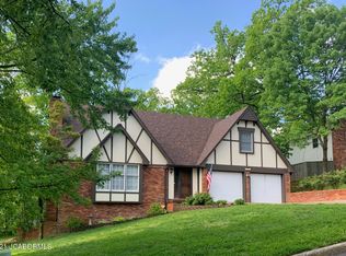 1909 Maplewood Ct S, Jefferson City, MO 65109