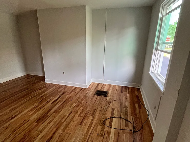 214-216 W Madison St #217 — Photo 1