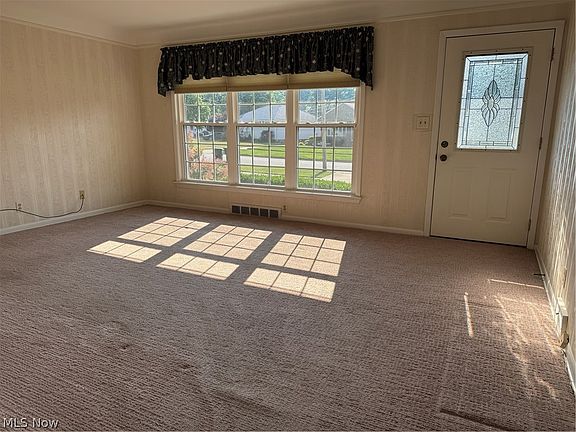 5th image of 29498 Oakwood Dr