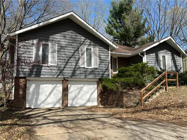 103 SW Lexington Dr, Blue Springs, MO 64014