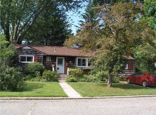 189 Hilton St, Brentwood, NY 11717