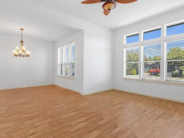 33003 G Pl — Photo 22
