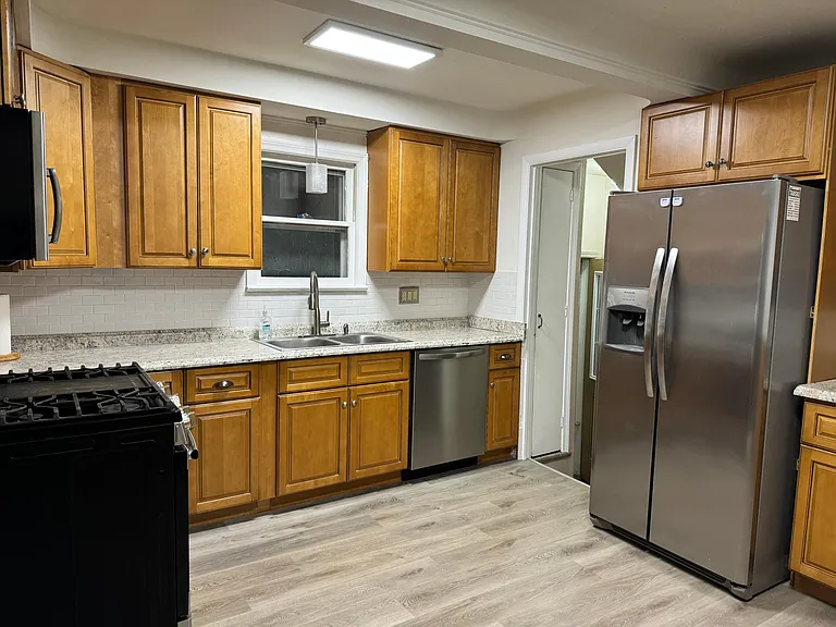 9104 Torrance Ave — Photo 4