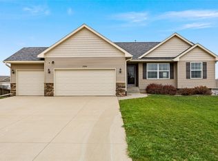 1506 Prairie Rose Dr SW, Cedar Rapids, IA 52404